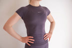 Eng anliegendes nahtloses Kurzarm-Trainingsshirt